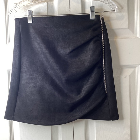 French Kiss Woman Back Suede Skirt Sz M - Picture 1 of 3